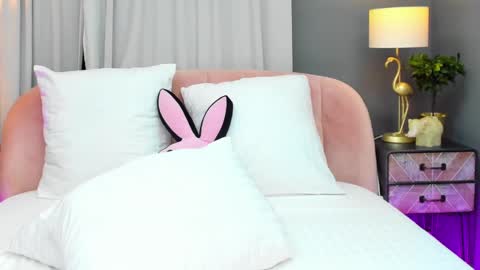 Snapshot of amedeeabanks chatting on 02-16-25, 11:37 AMY online show from 02-16-25, 11:37