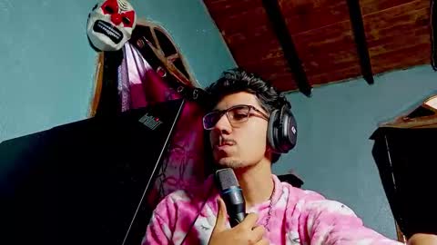 Snapshot of ameli_and_lucas chatting on 11-13-25, 03:22 Amelia Lucas online show from 11-13-25, 03:22