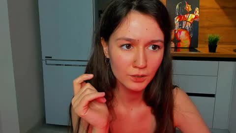 Snapshot of ameli_moon chatting on 01-17-25, 06:02 Eileen online show from 01-17-25, 06:02