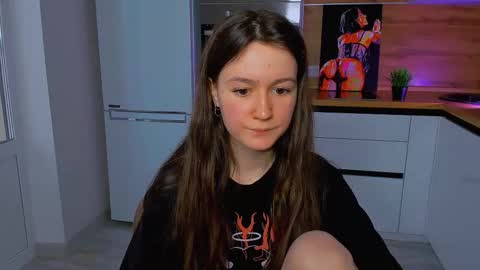 Snapshot of ameli_moon chatting on 02-18-25, 01:44 Eileen online show from 02-18-25, 01:44