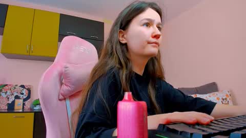 Snapshot of ameli_moon chatting on 09-27-25, 11:04 Eileen online show from 09-27-25, 11:04