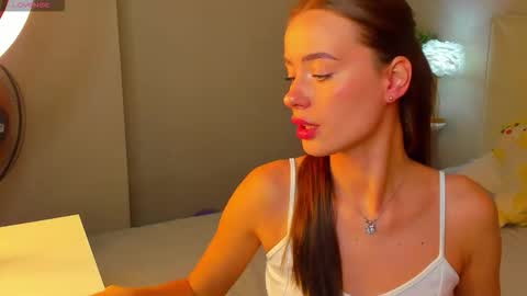 Snapshot of ameli_povilainn chatting on 09-09-25, 10:26 Ameli online show from 09-09-25, 10:26