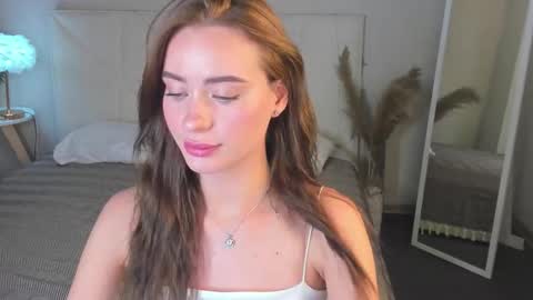 Snapshot of ameli_povilainn chatting on 09-17-25, 10:28 Ameli online show from 09-17-25, 10:28