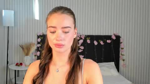 Snapshot of ameli_povilainn chatting on 10-02-25, 11:28 Ameli online show from 10-02-25, 11:28