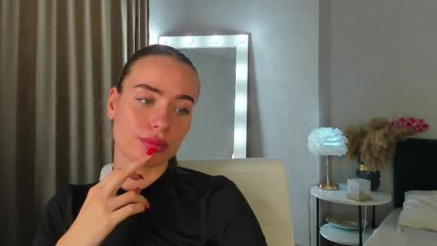 Snapshot of ameli_povilainn chatting on 10-13-25, 10:26 Ameli online show from 10-13-25, 10:26