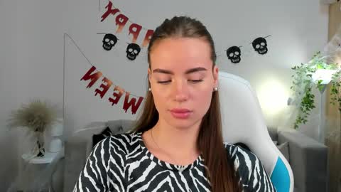 Snapshot of ameli_povilainn chatting on 10-28-25, 08:51 Ameli online show from 10-28-25, 08:51