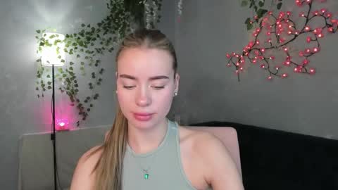 Snapshot of ameli_povilainn chatting on 11-29-25, 11:24 Ameli online show from 11-29-25, 11:24