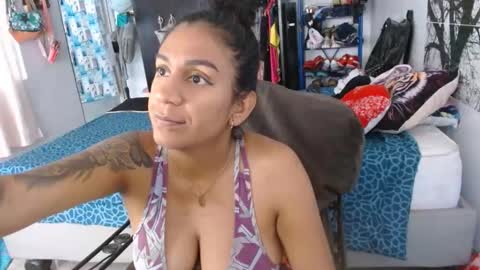 amelia  online show from 03-04-25, 03:48