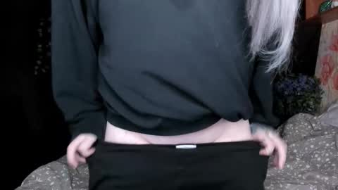 Snapshot of amelia__miller chatting on 11-08-25, 08:18 Amelia online show from 11-08-25, 08:18