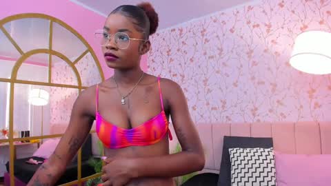 Snapshot of amelia_adms chatting on 02-25-25, 07:14 Amelia Adams online show from 02-25-25, 07:14