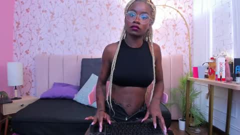 Snapshot of amelia_adms chatting on 10-09-25, 07:12 Amelia Adams online show from 10-09-25, 07:12