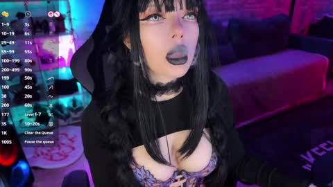 Amelia Aley  online show from 04-13-26, 10:21