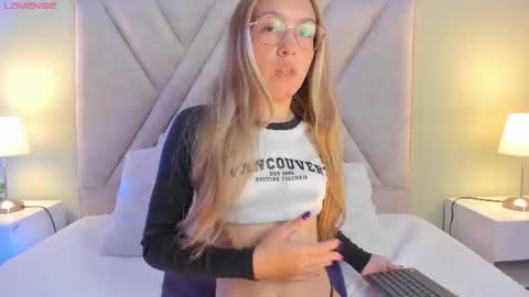 Amelia  online show from 07-29-26, 11:30