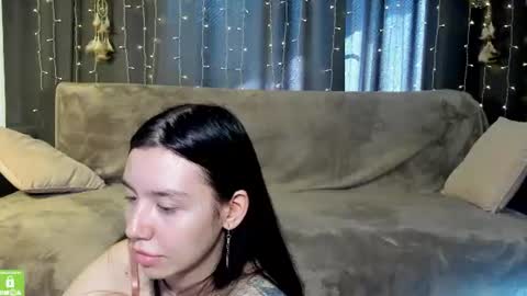 Snapshot of amelia_skyy chatting on 06-12-26, 03:27 Anna online show from 06-12-26, 03:27