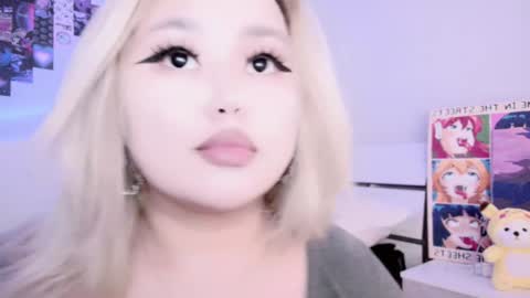 Snapshot of amelia_sunlight chatting on 12-03-24, 06:48 Amelia online show from 12-03-24, 06:48