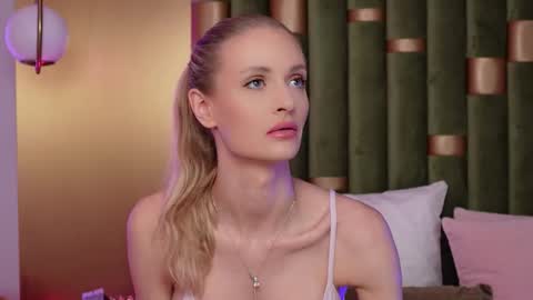 Snapshot of ameliaangell chatting on 12-04-25, 06:34 Amelia online show from 12-04-25, 06:34