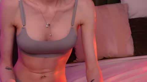 Snapshot of ameliaangell chatting on 05-26-26, 07:43 Amelia online show from 05-26-26, 07:43