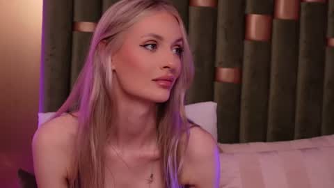 Snapshot of ameliaangell chatting on 06-10-26, 07:46 Amelia online show from 06-10-26, 07:46