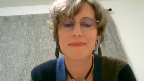 Ameliaishka online show from 10-05-25, 03:05