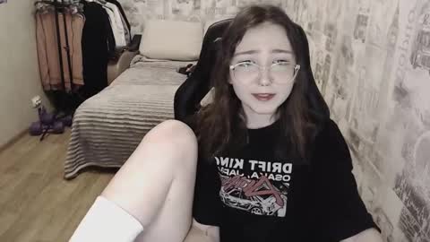 Snapshot of ameliakamishiro chatting on 12-04-24, 03:21 Amelia online show from 12-04-24, 03:21