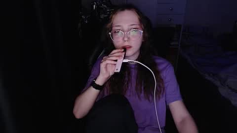 Amelia online show from 11-26-25, 04:19