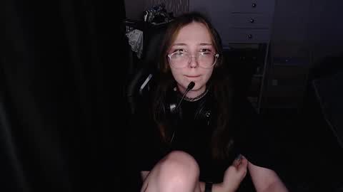 Amelia online show from 12-18-25, 04:24