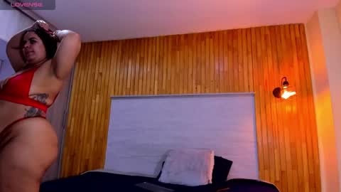 Snapshot of amelialeen7 chatting on 02-25-25, 06:31 Daniela online show from 02-25-25, 06:31