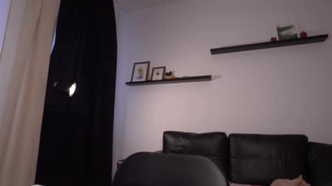 Amelia   online show from 10-12-25, 08:24