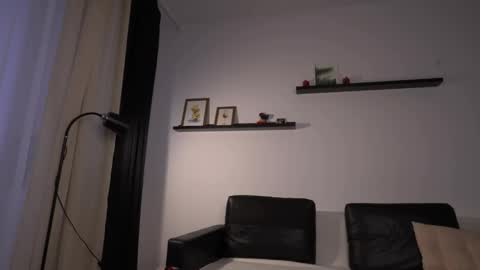 Amelia   online show from 11-30-25, 08:18