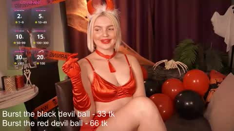 Snapshot of ameliawells chatting on 10-31-25, 06:03 Amelia online show from 10-31-25, 06:03