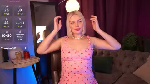 Snapshot of ameliawells chatting on 11-11-25, 04:23 Amelia online show from 11-11-25, 04:23