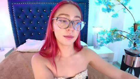 Snapshot of amelie_adamsx chatting on 05-02-26, 11:15 Amelie online show from 05-02-26, 11:15