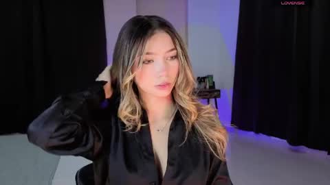 Snapshot of amelieaxie chatting on 05-10-26, 03:33 Isabella online show from 05-10-26, 03:33