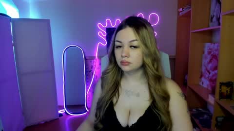 Snapshot of ameliepeach chatting on 04-26-26, 01:58 Amelie online show from 04-26-26, 01:58