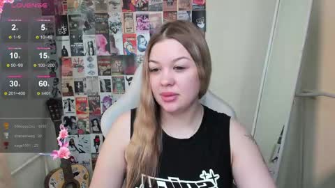 Snapshot of ameliepeach chatting on 05-24-26, 04:17 Amelie online show from 05-24-26, 04:17