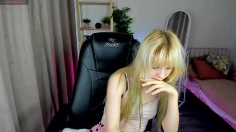 Amelia online show from 05-07-26, 01:33