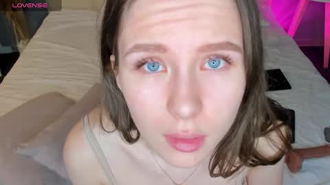 Snapshot of ameliia_castro chatting on 01-18-25, 06:13 Ameliia castro online show from 01-18-25, 06:13