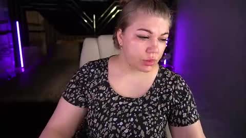Snapshot of amellywhite chatting on 07-19-26, 12:20 Alina online show from 07-19-26, 12:20
