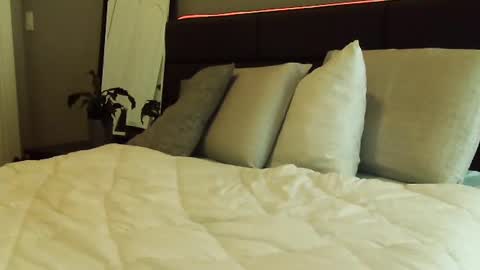 HOT white  naughty leo  xxx online show from 02-07-25, 08:20