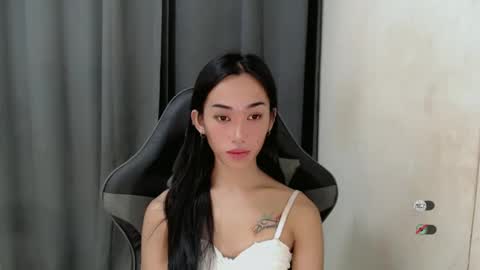 Snapshot of ami_lewis chatting on 12-27-24, 04:54 JOANNA online show from 12-27-24, 04:54