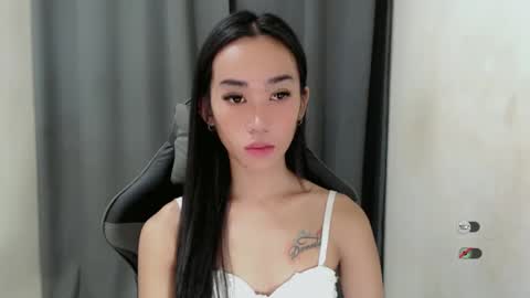 Snapshot of ami_lewis chatting on 01-28-25, 12:57 JOANNA online show from 01-28-25, 12:57