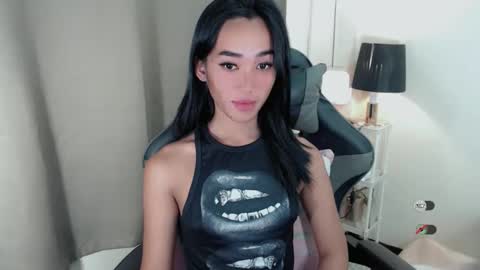 Snapshot of ami_lewis chatting on 10-29-25, 11:06 JOANNA online show from 10-29-25, 11:06