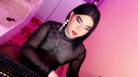 Queen Mireska online show from 01-21-25, 11:46