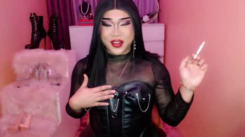 Queen Mireska online show from 10-10-25, 02:05