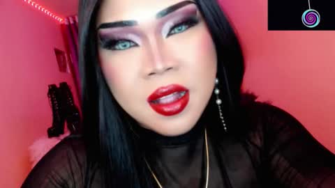 Queen Mireska online show from 11-28-25, 05:04