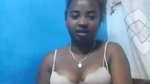 amielle_01 online show from 05-05-26, 07:00