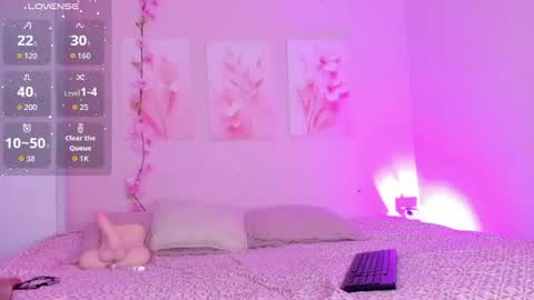 Snapshot of amiiclark chatting on 06-10-26, 06:18 AmiiClark online show from 06-10-26, 06:18