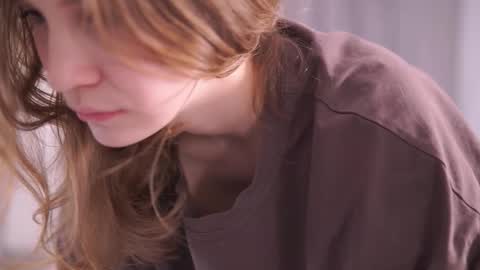 Snapshot of amillygil chatting on 12-01-25, 05:29 Emily online show from 12-01-25, 05:29