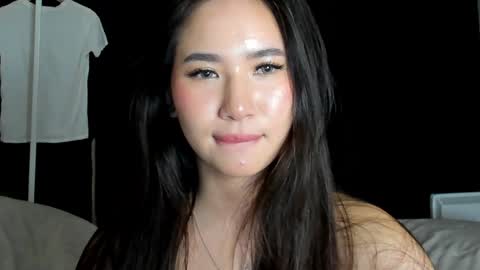 Amina online show from 01-12-25, 01:32