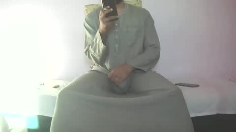 Amir online show from 10-18-25, 05:21